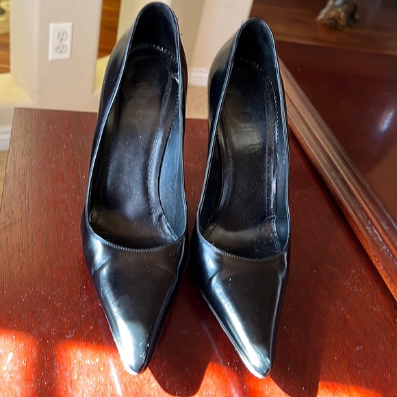 Beautiful woman’s Gucci black high heels - Picture 1 of 7